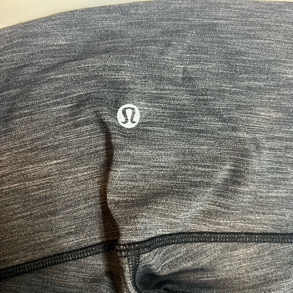 Lululemon grey crop leggings - Picture 3 of 3
